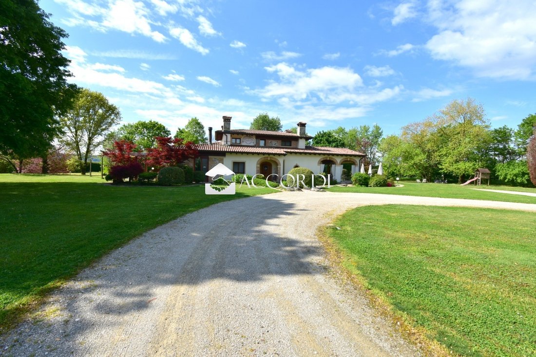 Villa in Moriago della Battaglia, Veneto, Italy 2 - 18015991