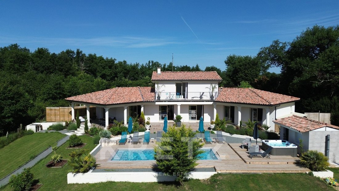House in Aubeterre-sur-Dronne, Nouvelle-Aquitaine, France 4 - 16331752