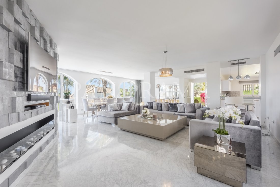 Villa in Elviria-Cabopino, Marbella, Spain 1 - 15847507