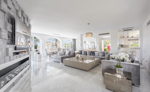 Villa in Elviria-Cabopino, Marbella, Spain 1