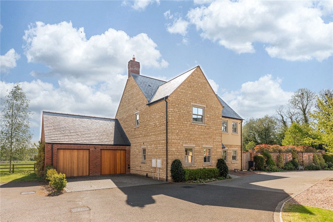 House in Great Bowden, England 2 - 18015872