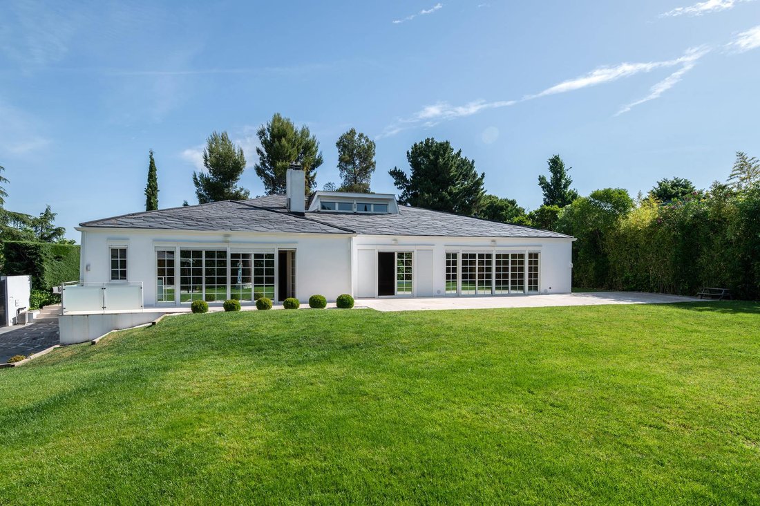 Villa in La Moraleja, Alcobendas, Comunidad de Madrid 2 - 17703458
