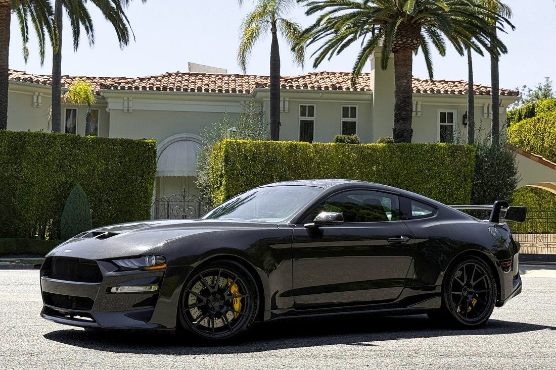 Coupe in West Hollywood, CA, United States 1 - 18018451