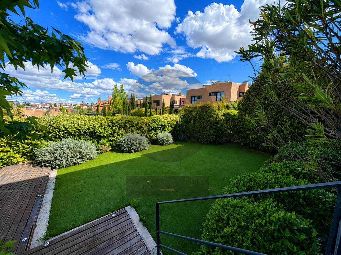 Chalet in Pozuelo de Alarcon, Comunidad de Madrid, Spain 3 - 18015707