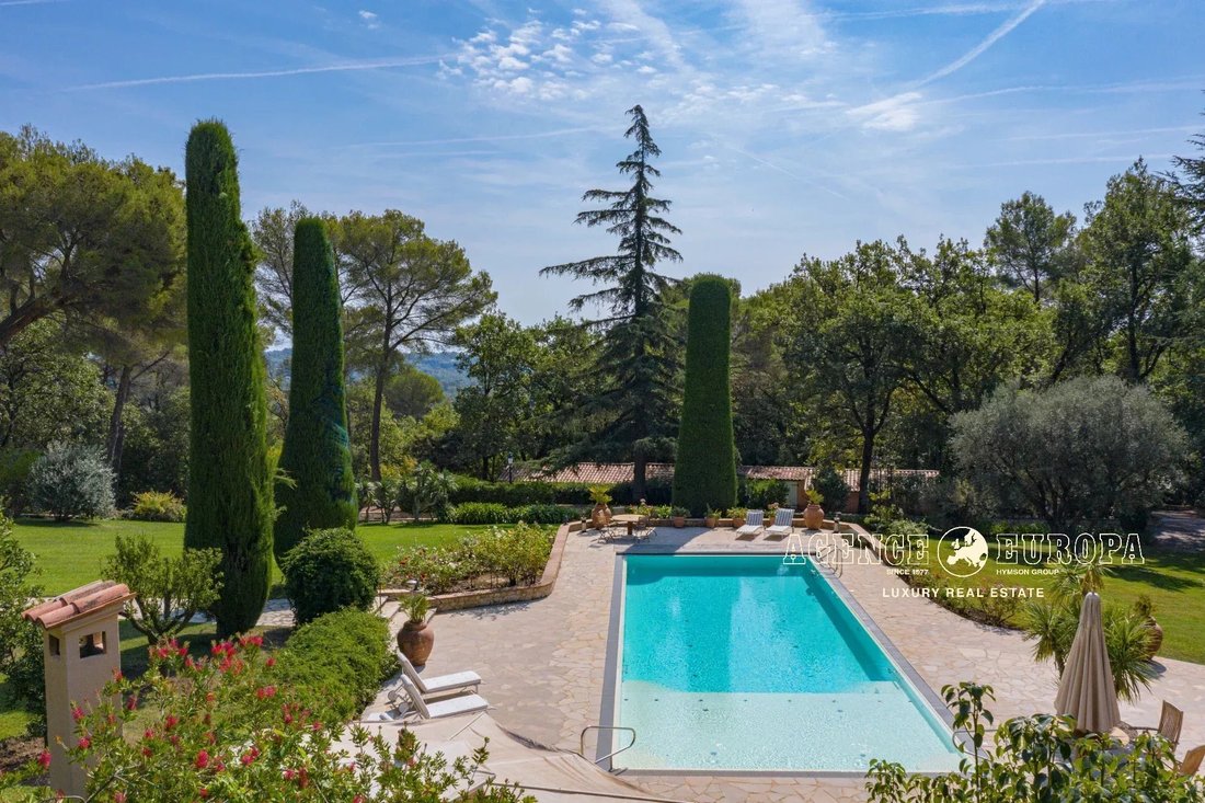 Villa in Nord, Roquefort-les-Pins, France 5 - 18016971