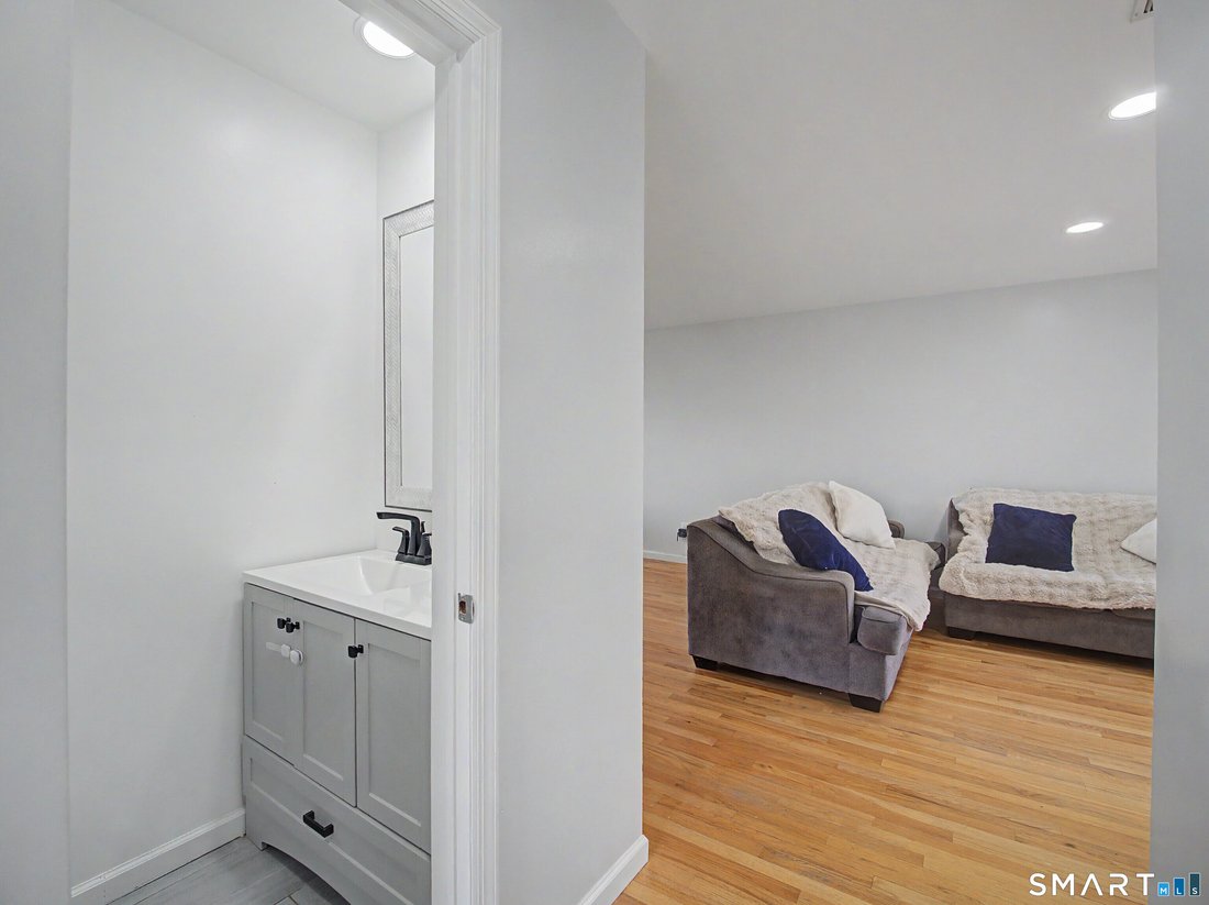 Apartment in Norwalk, Connecticut, United States 3 - 18015624