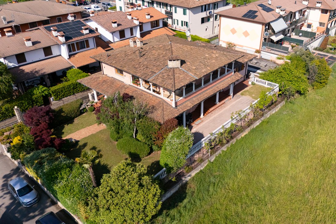 Villa in Provaglio d'Iseo, Lombardy, Italy 1 - 18015825