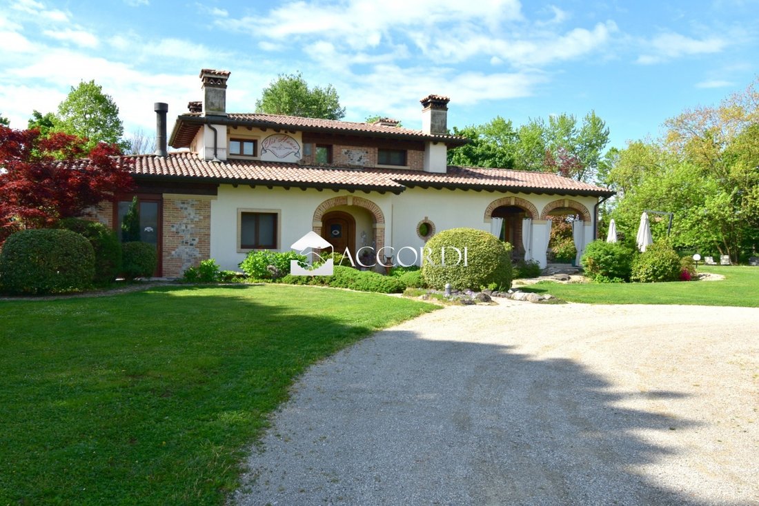 Villa in Moriago della Battaglia, Veneto, Italy 1 - 18015991