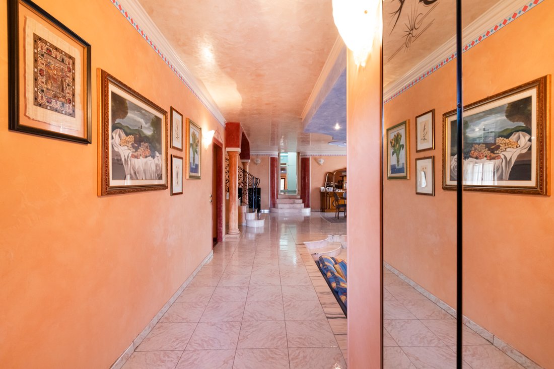 Villa in Provaglio d'Iseo, Lombardy, Italy 5 - 18015825