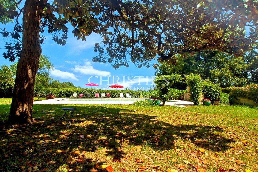 Estate in Sainte-Foy-la-Grande, Nouvelle-Aquitaine, France 4 - 15794577