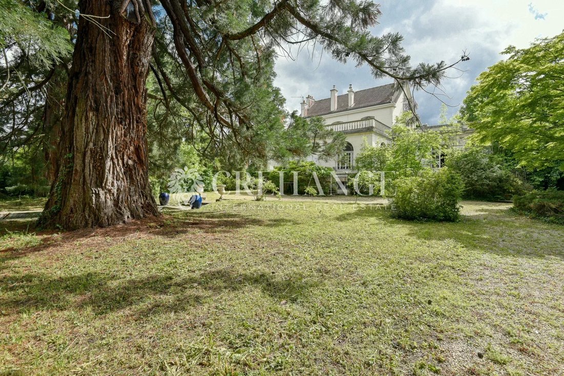 Estate in Gressets-Centre-Garenne-Bechevet, La Celle-Saint-Cloud, France 1 - 18017205