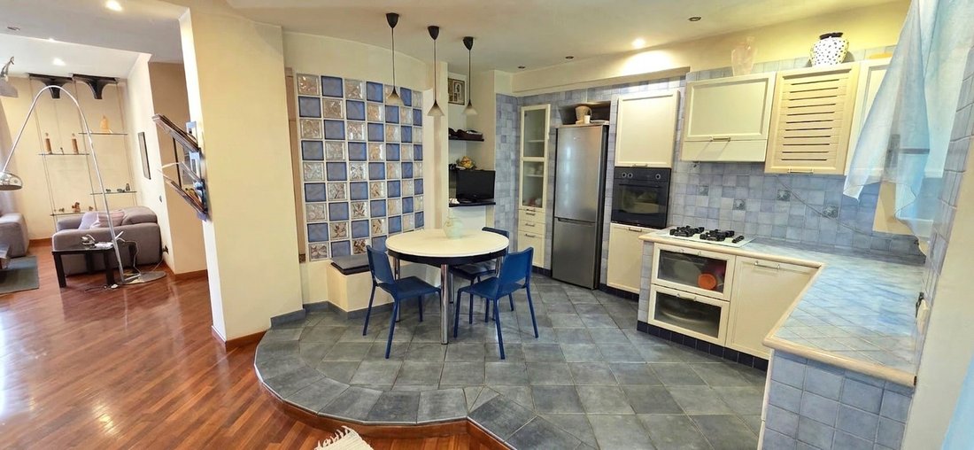 Apartment in Vomero, Naples, Campania 4 - 18015765