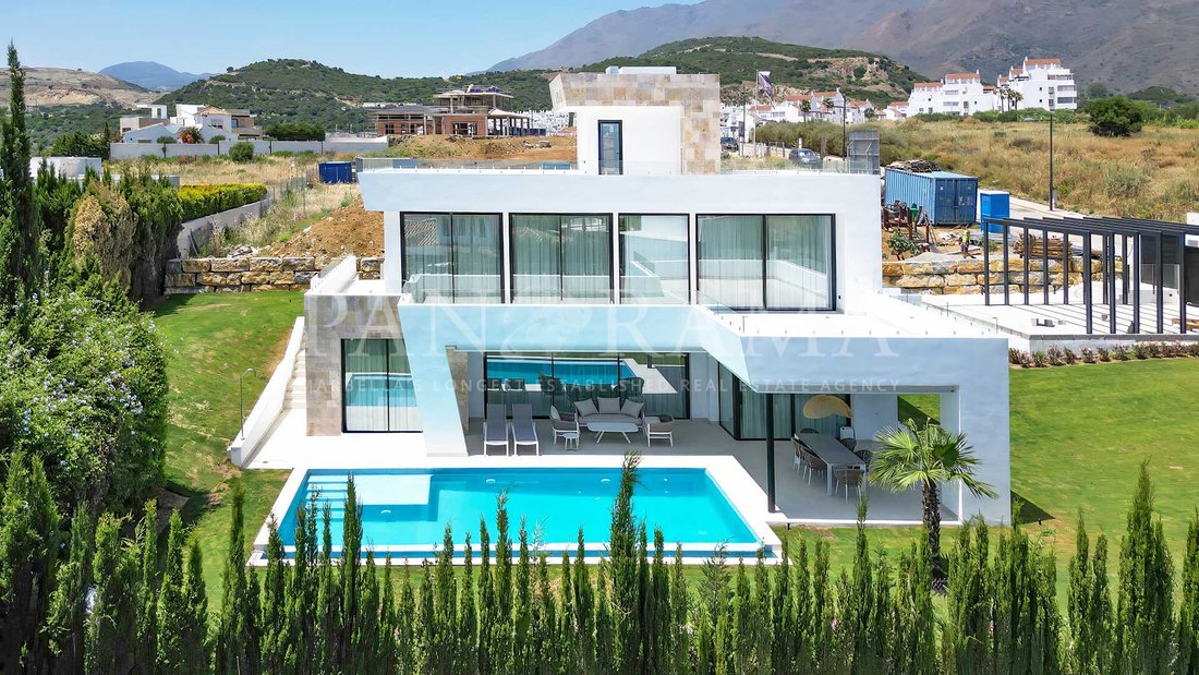 Villa in Estepona, Andalusia, Spain 1 - 15102043