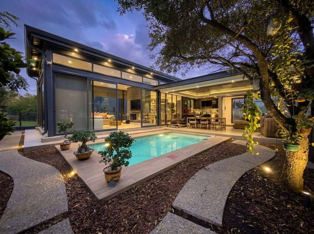 House in Halfway House Estate, Gauteng, South Africa 1 - 18015704