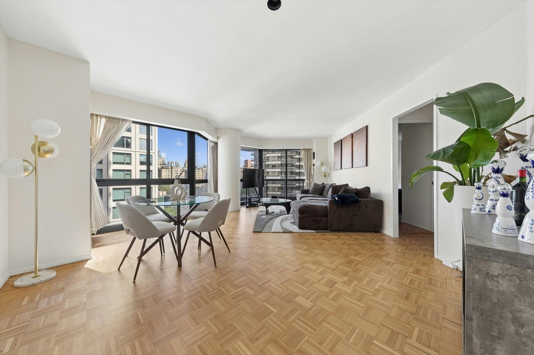 Condo in New York, New York, United States 1 - 18010183