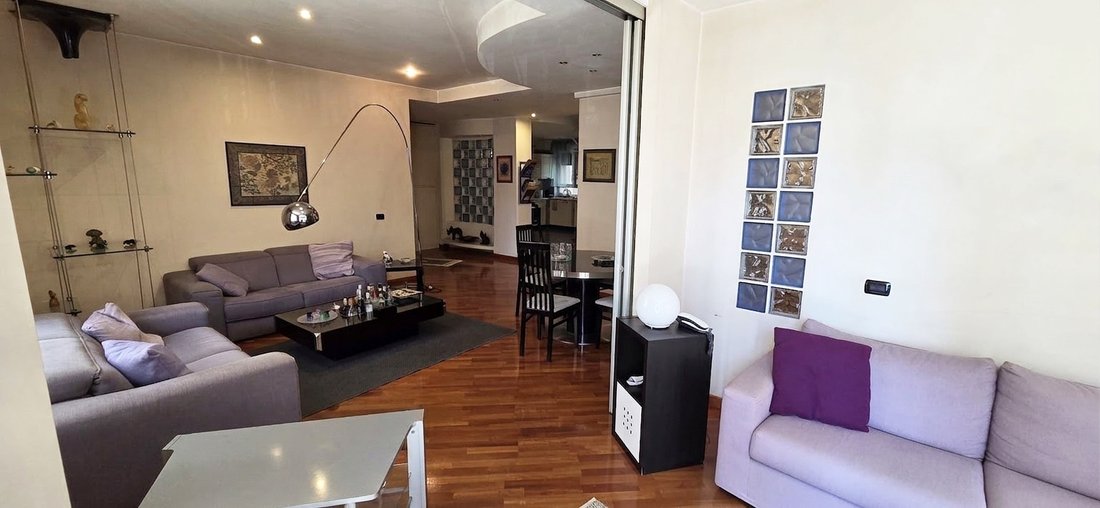 Apartment in Vomero, Naples, Campania 3 - 18015765