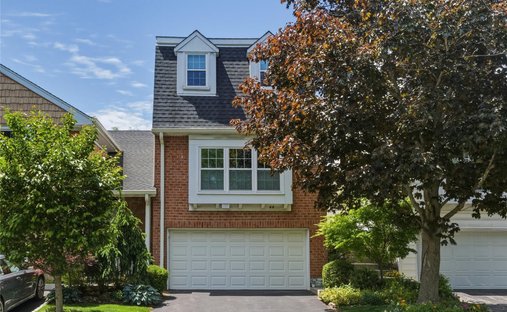 Condo in Syosset, New York, United States 1