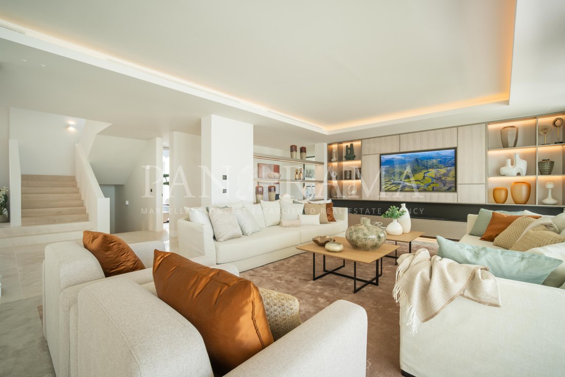 Villa in La Quinta, Benahavis, Andalusia 2 - 14473611