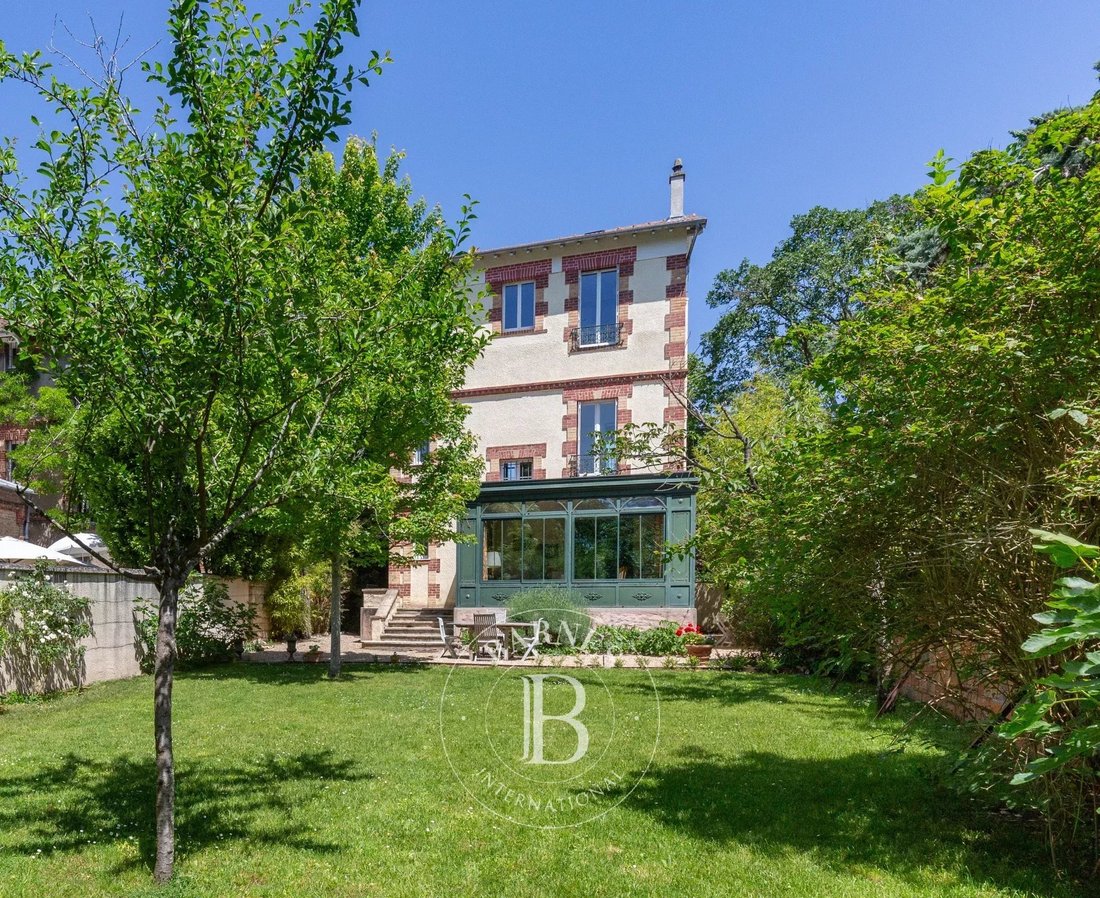 House in Le Vésinet, Ile-de-France, France 1 - 18016999