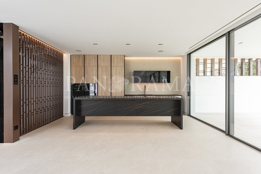 Villa in Nueva Andalucia, Marbella, Spain 3 - 14403468