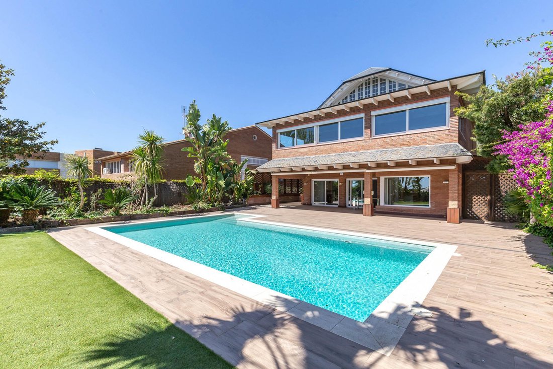 Villa in Sant Just Desvern, Catalonia, Spain 1 - 18016607