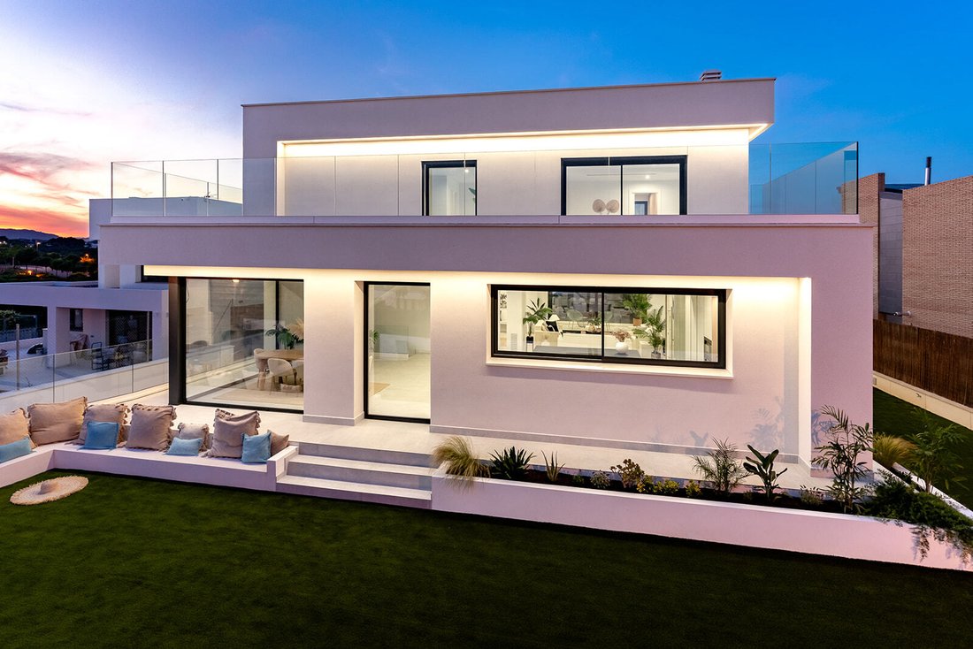 Villa in Vilanova i la Geltru, Catalonia, Spain 5 - 18017193