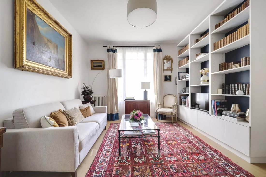 House in Notre Dame, Versailles, France 2 - 18016853