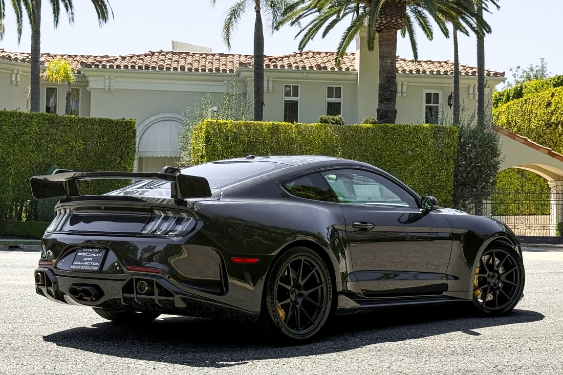 Coupe in West Hollywood, CA, United States 5 - 18018451