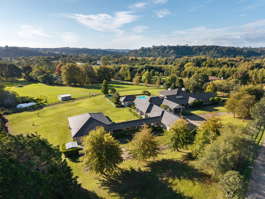 House in Coatesville, Auckland, New Zealand 3 - 18018616