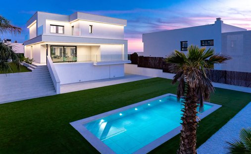 Villa in Vilanova i la Geltru, Catalonia, Spain 1