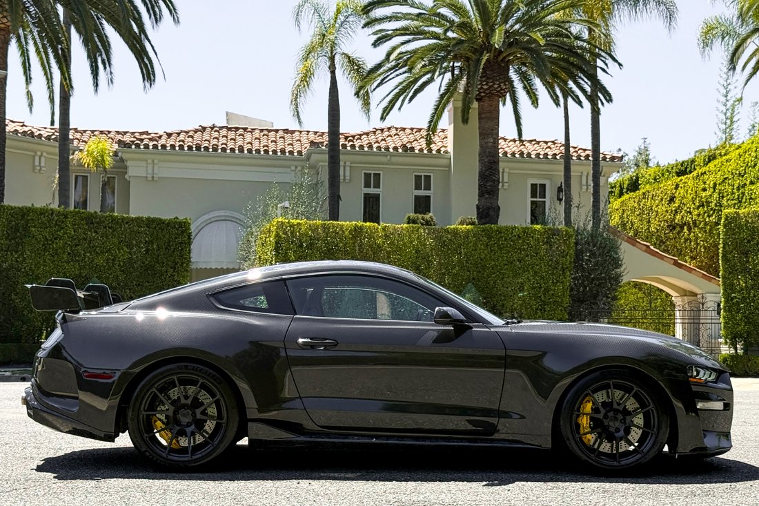 Coupe in West Hollywood, CA, United States 4 - 18018451