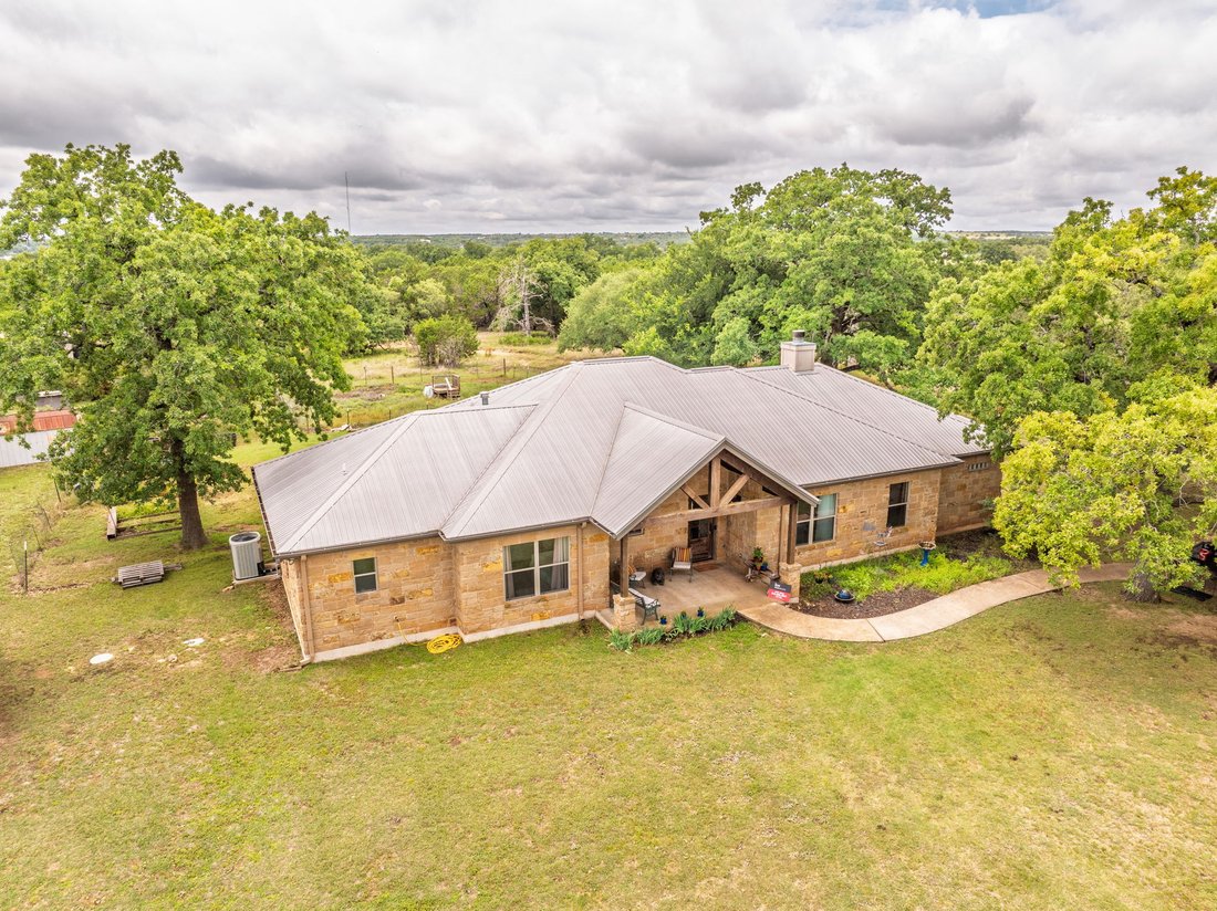 House in Liberty Hill, Texas, United States 5 - 18018179