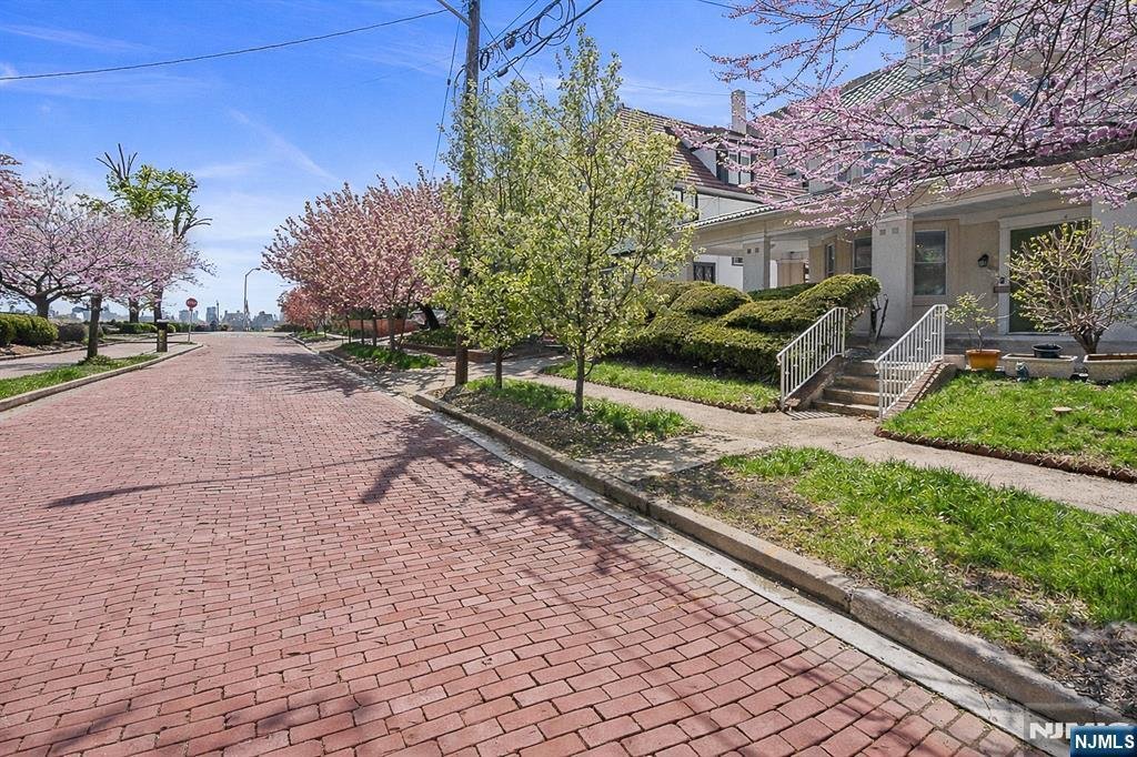 House in North Bergen, New Jersey, United States 3 - 18020899