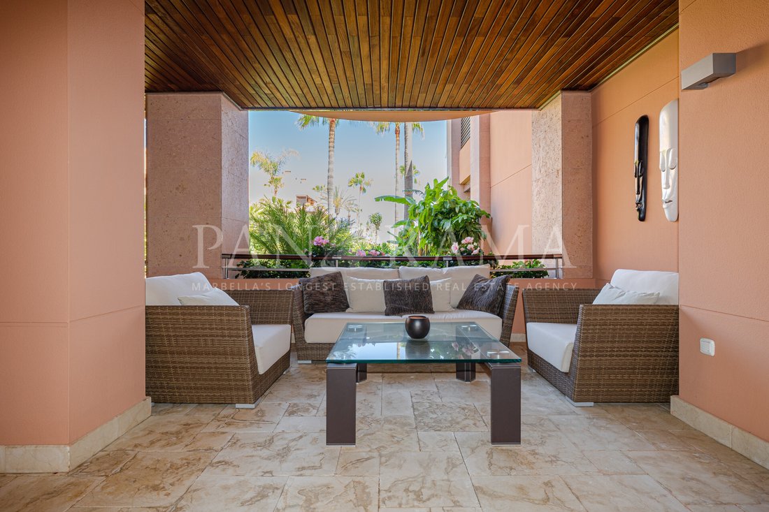 Apartment in Puerto Banus, Marbella, Spain 4 - 14572100