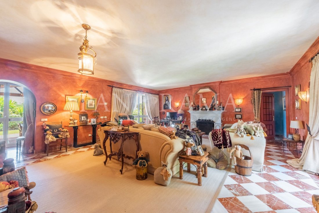 Villa in Benahavis, Andalusia, Spain 2 - 13163058