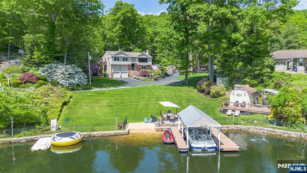 House in Hopatcong, New Jersey, United States 1 - 18018164