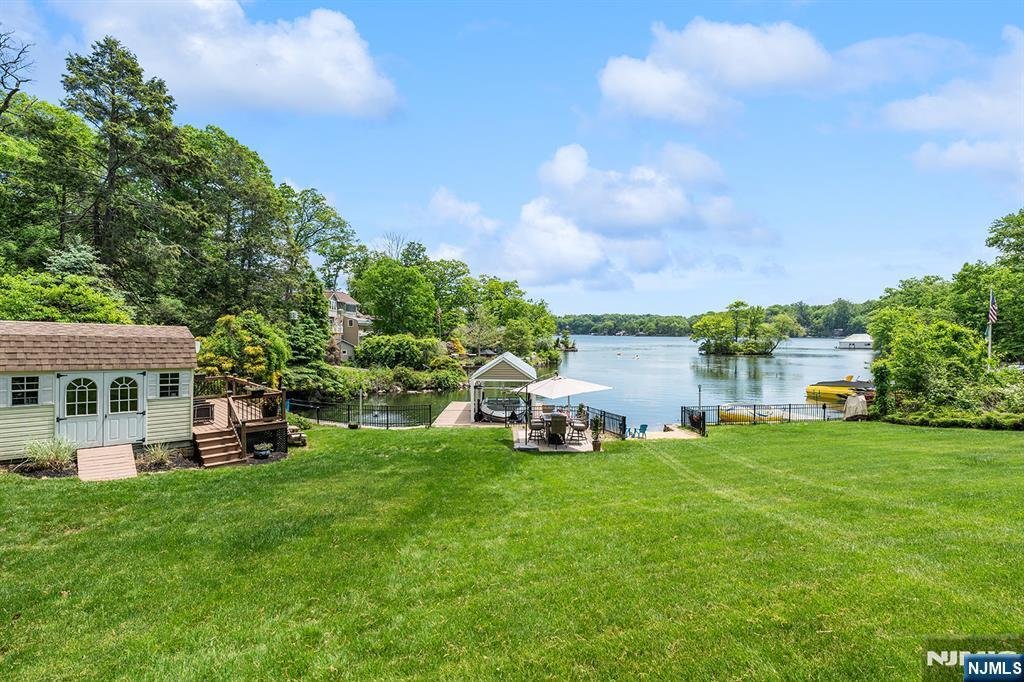 House in Hopatcong, New Jersey, United States 5 - 18018164