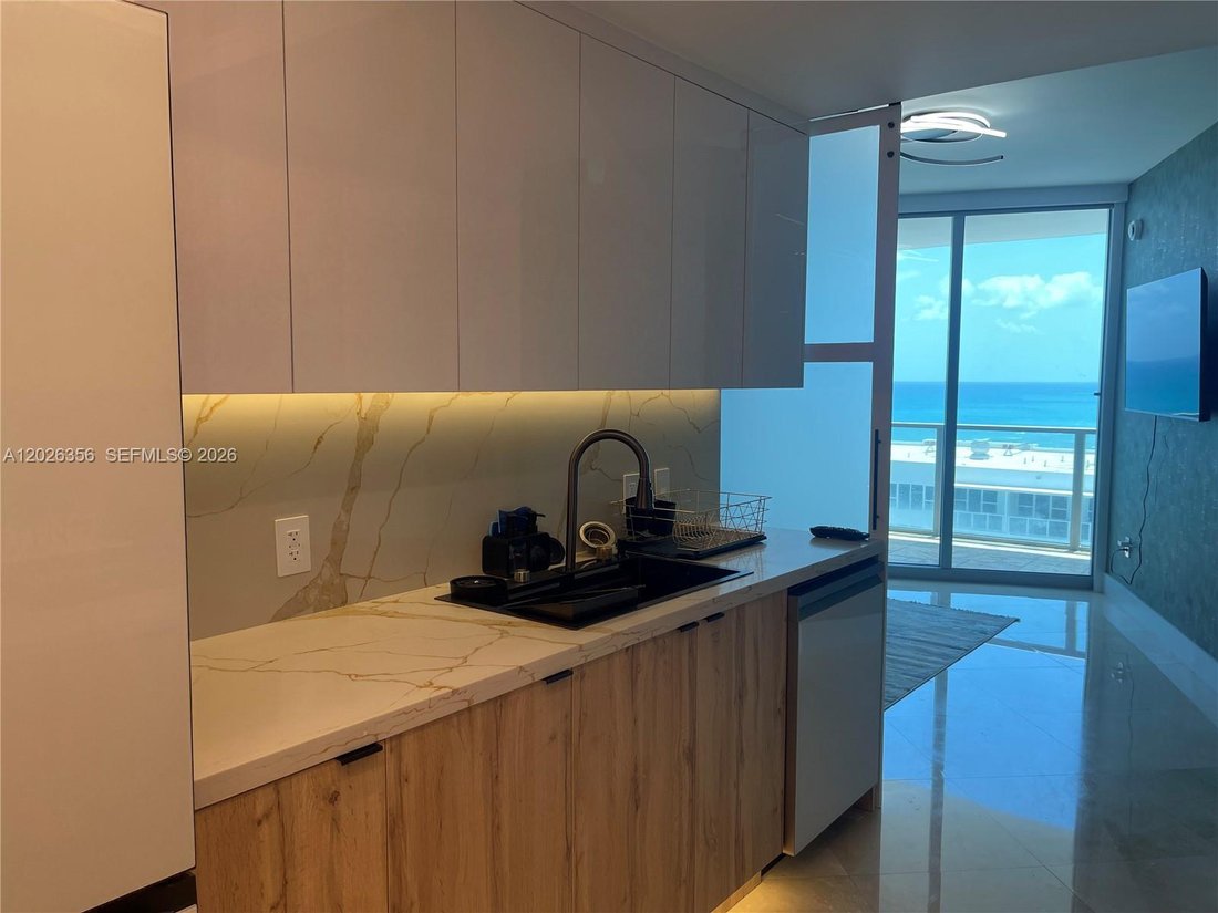Condo in Hollywood, Florida, United States 5 - 18019236