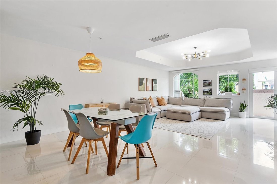 Townhouse in Golden Beach, Florida, United States 1 - 18019237