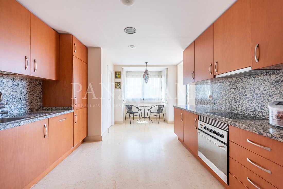 Penthouse in Benahavis, Andalusia, Spain 5 - 15115174