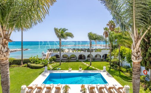 Villa in Puerto Banus, Marbella, Spain 1