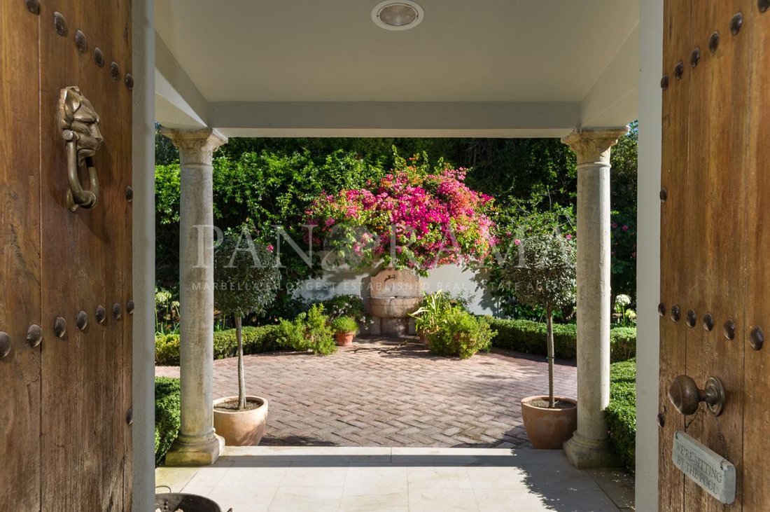 Villa in La Quinta, Benahavis, Andalusia 2 - 15777039