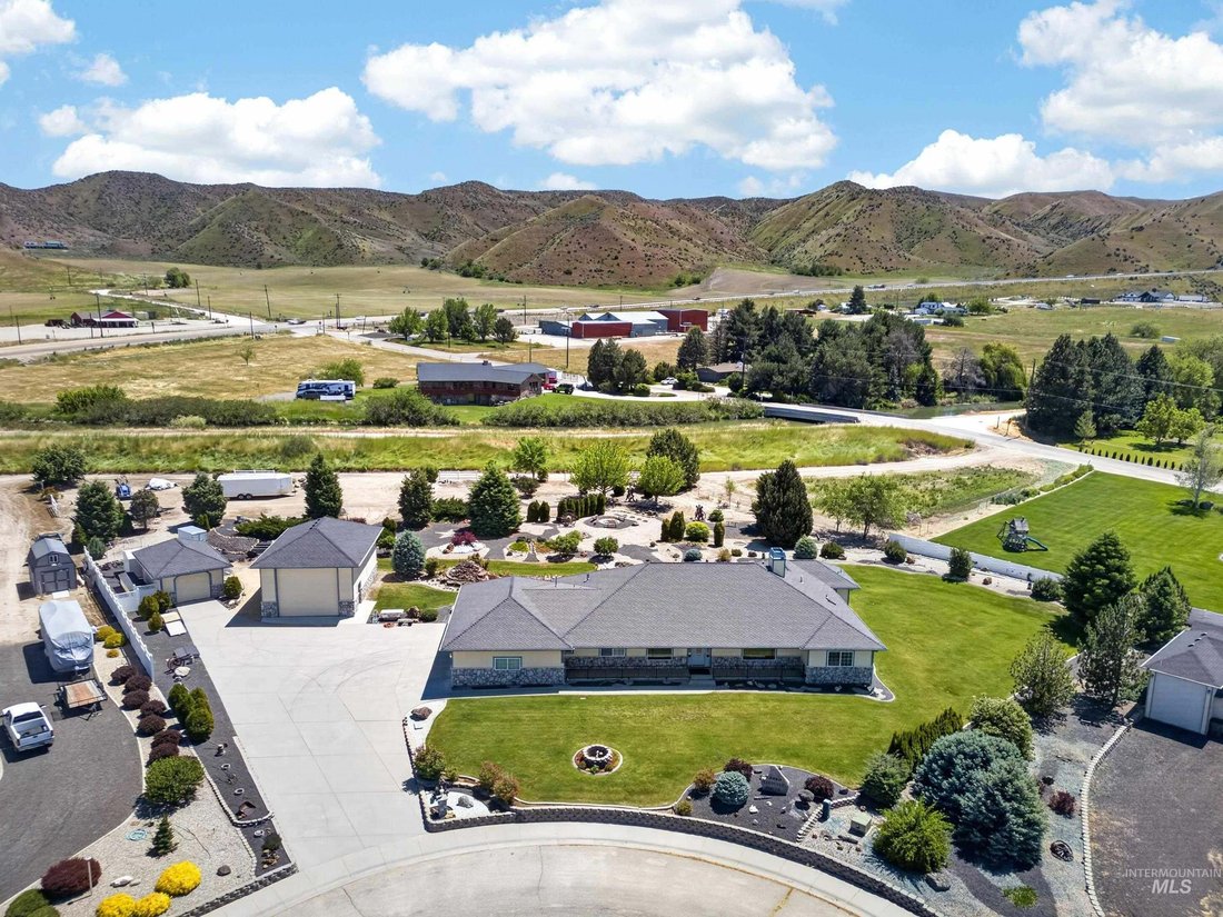 House in Emmett, Idaho, United States 2 - 18018628