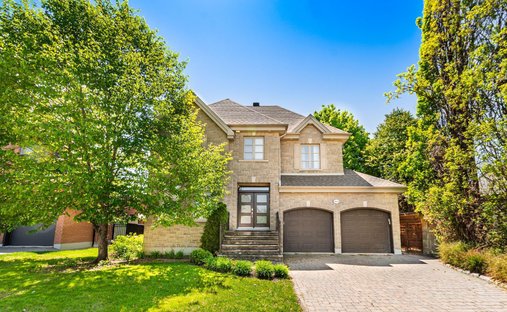 Haus in Brossard, Québec, Kanada 1