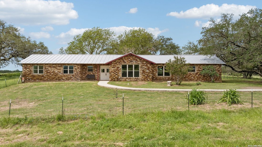 Corps de ferme à Floresville, Texas, États-Unis 3 - 18020971