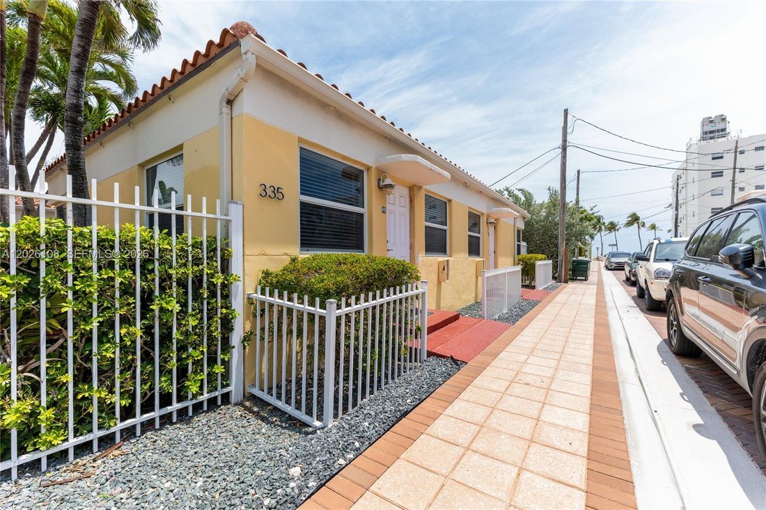 Hollywood, Florida, United States 5 - 18019271