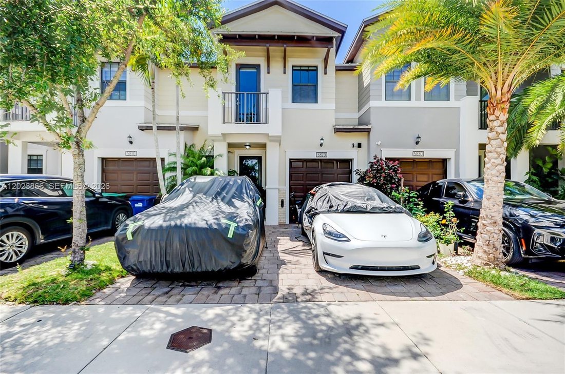 Townhouse in Doral, Florida, United States 4 - 18019276