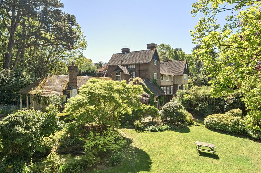 House in Hook Heath, Woking, England 1 - 18019117