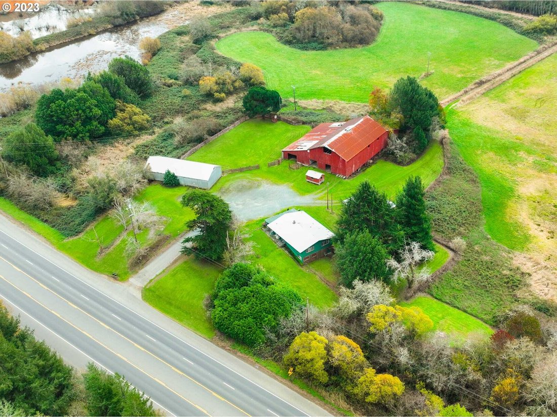 House in Coquille, Oregon, United States 1 - 18019244