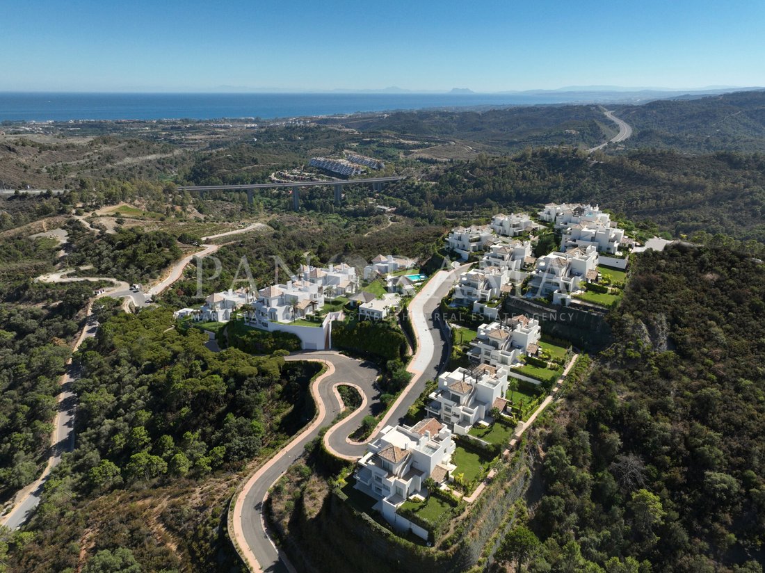 Penthouse in Benahavis, Andalusia, Spain 4 - 13289998